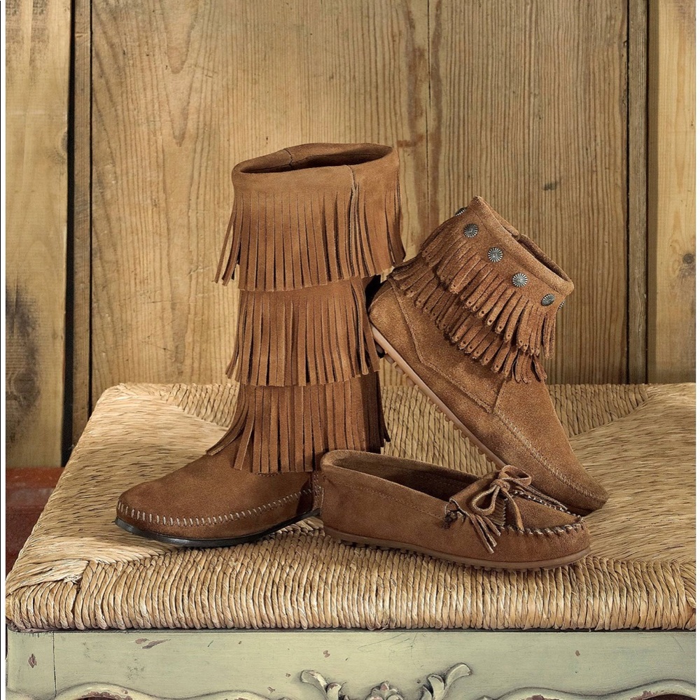 Brand New Minnetonka 3 Layer Fringe Boots Size 6 - Picture 2 of 6
